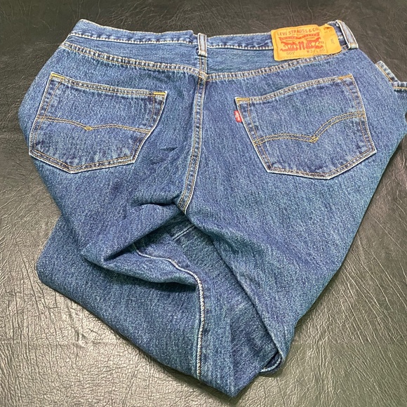 Levi 501 Jeans for Men or Women (34/30) - Picture 10 of 12